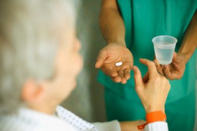 Dùng viên xương khớp Vương Hoạt trong bao lâu Dùng viên xương khớp Vương Hoạt trong bao lâu