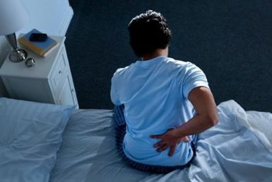 Đau lưng gây mất ngủ Đau lưng gây mất ngủ